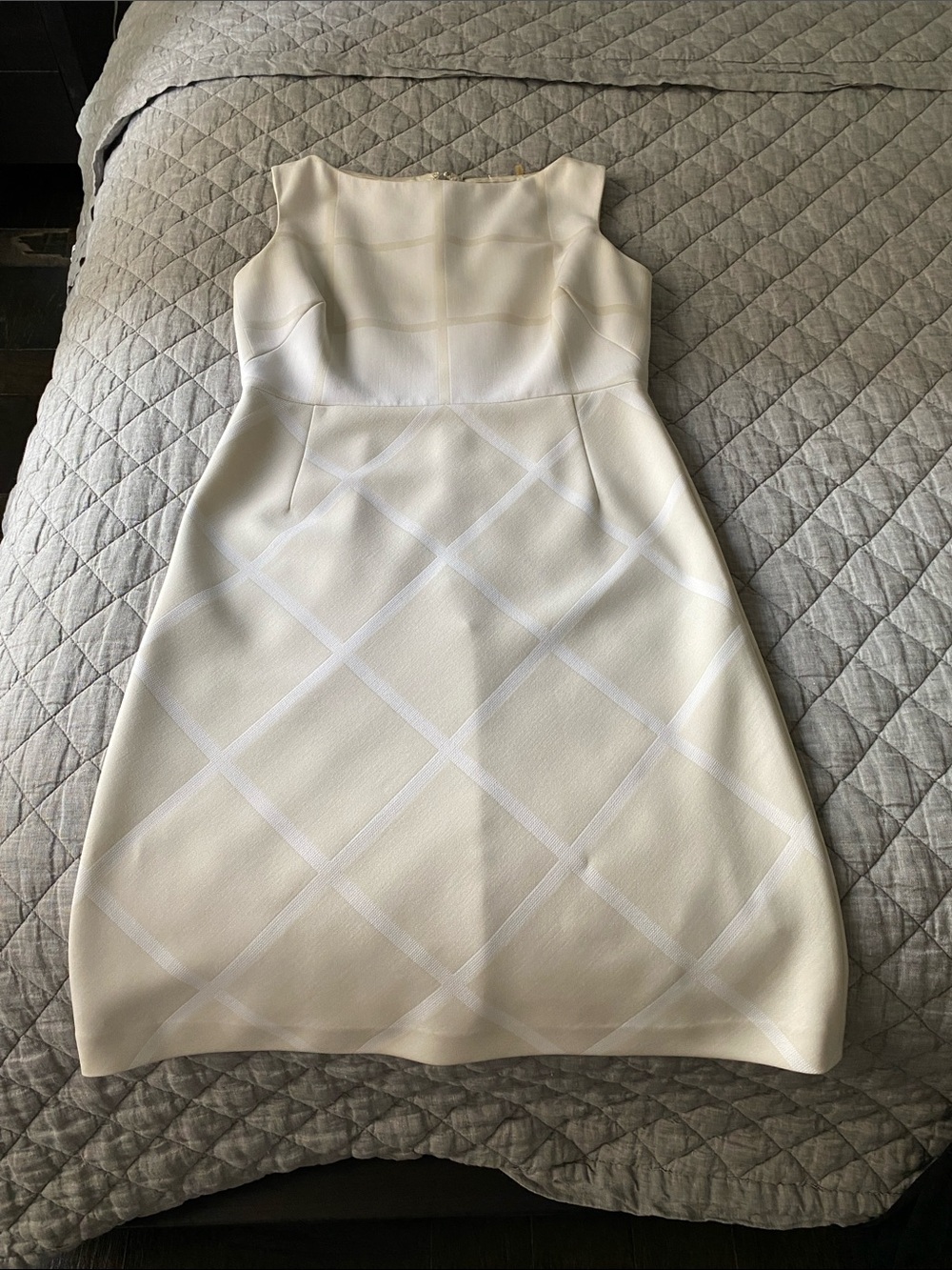 Elie Tahari Cream Ivory Sleeveless Midi Sheath Dress